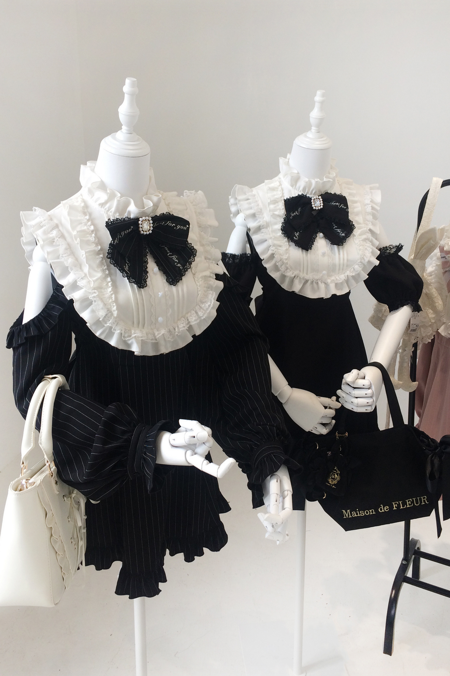 ローズプリンセスオフショルダーフリルリボントップス