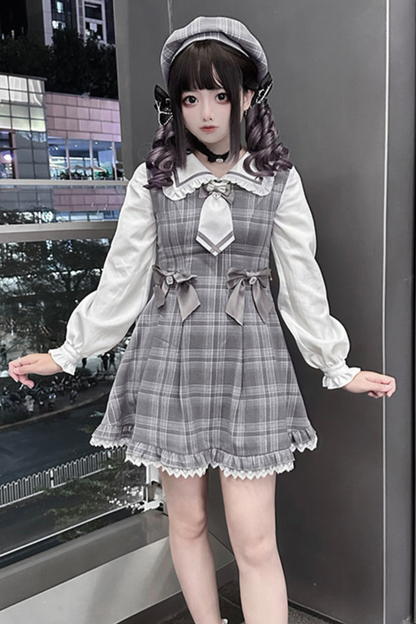 Kariertes Süß-Cape-Design-Kleid