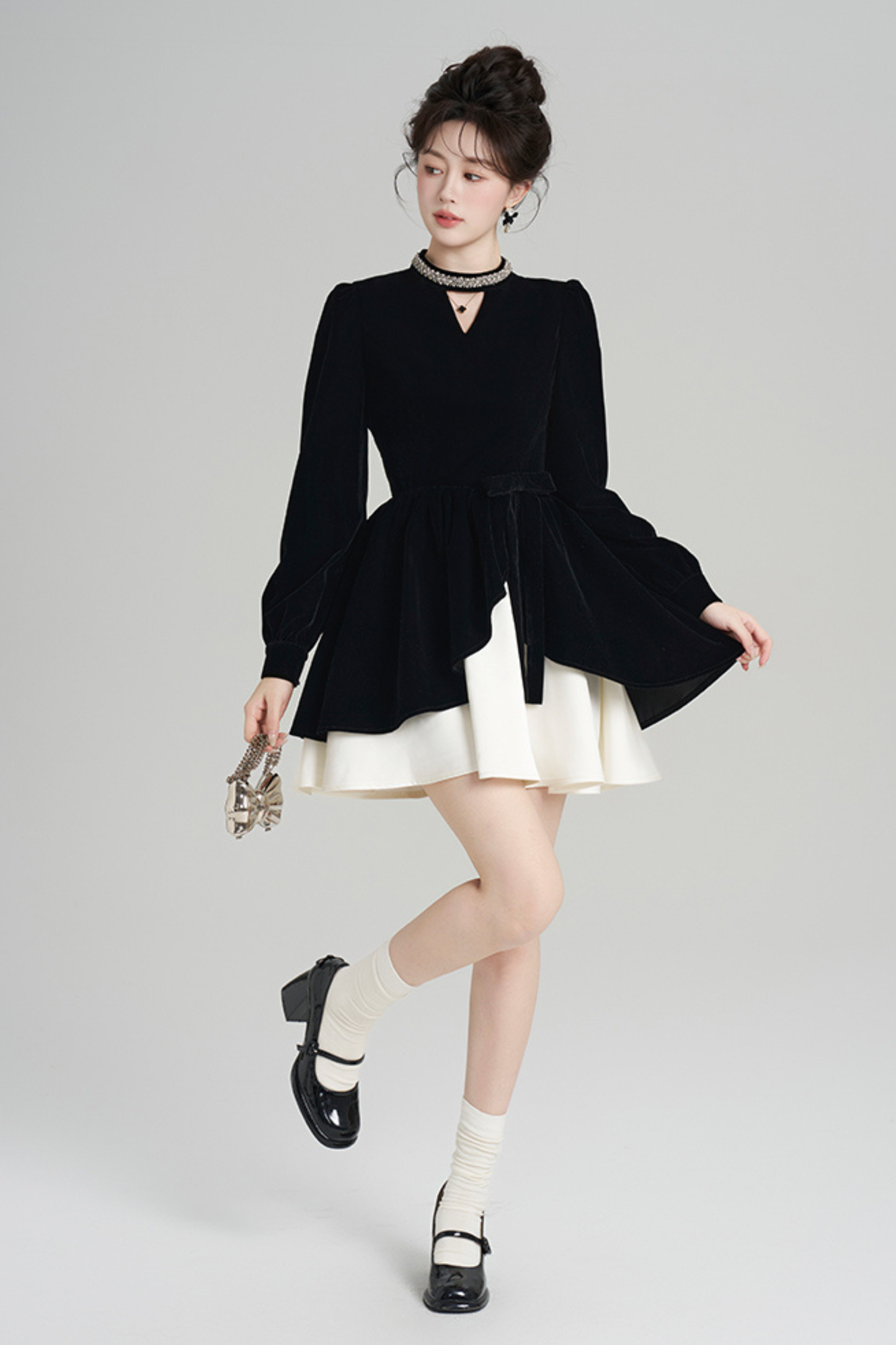 フレンチブラックベルベットラフルドレス