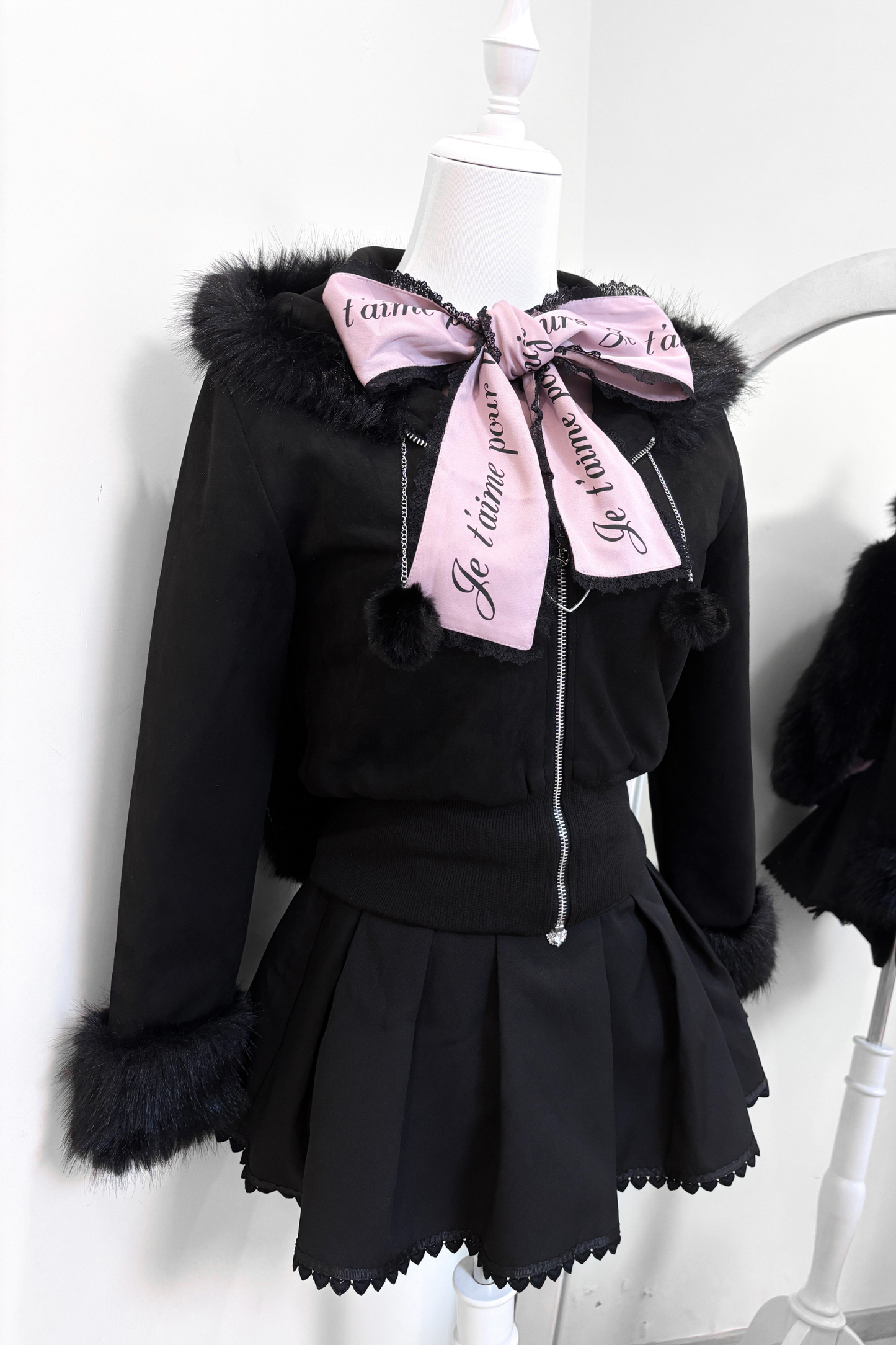 Hasenohren-Kapuzen-Wildlederjacke