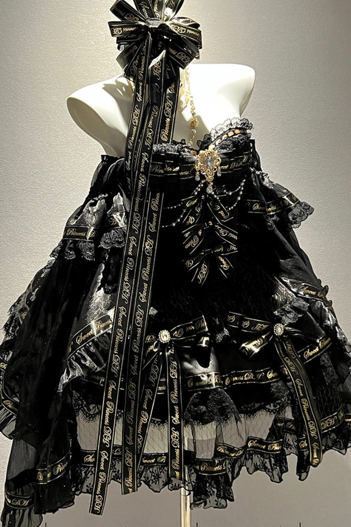 ゴールデンゴシックドレス+チョーカー+スリーブ+バッジ