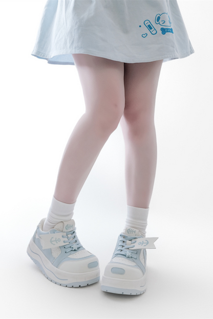 タグデザイン厚底シューズ