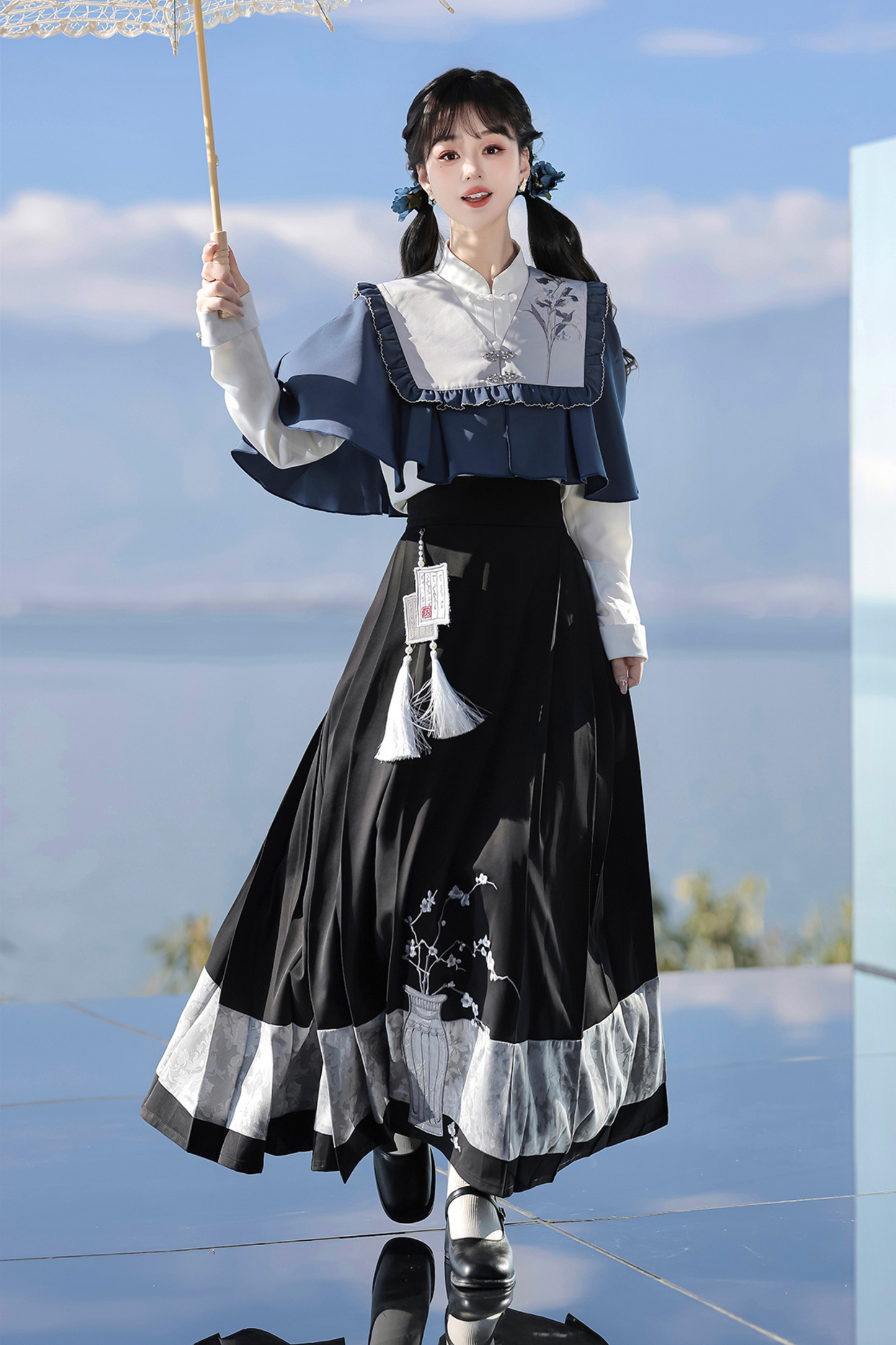 Train Book Fragrance China Top + Shawl + Skirt