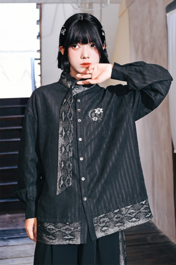 プライシングスネークプリントスカーフシャツ