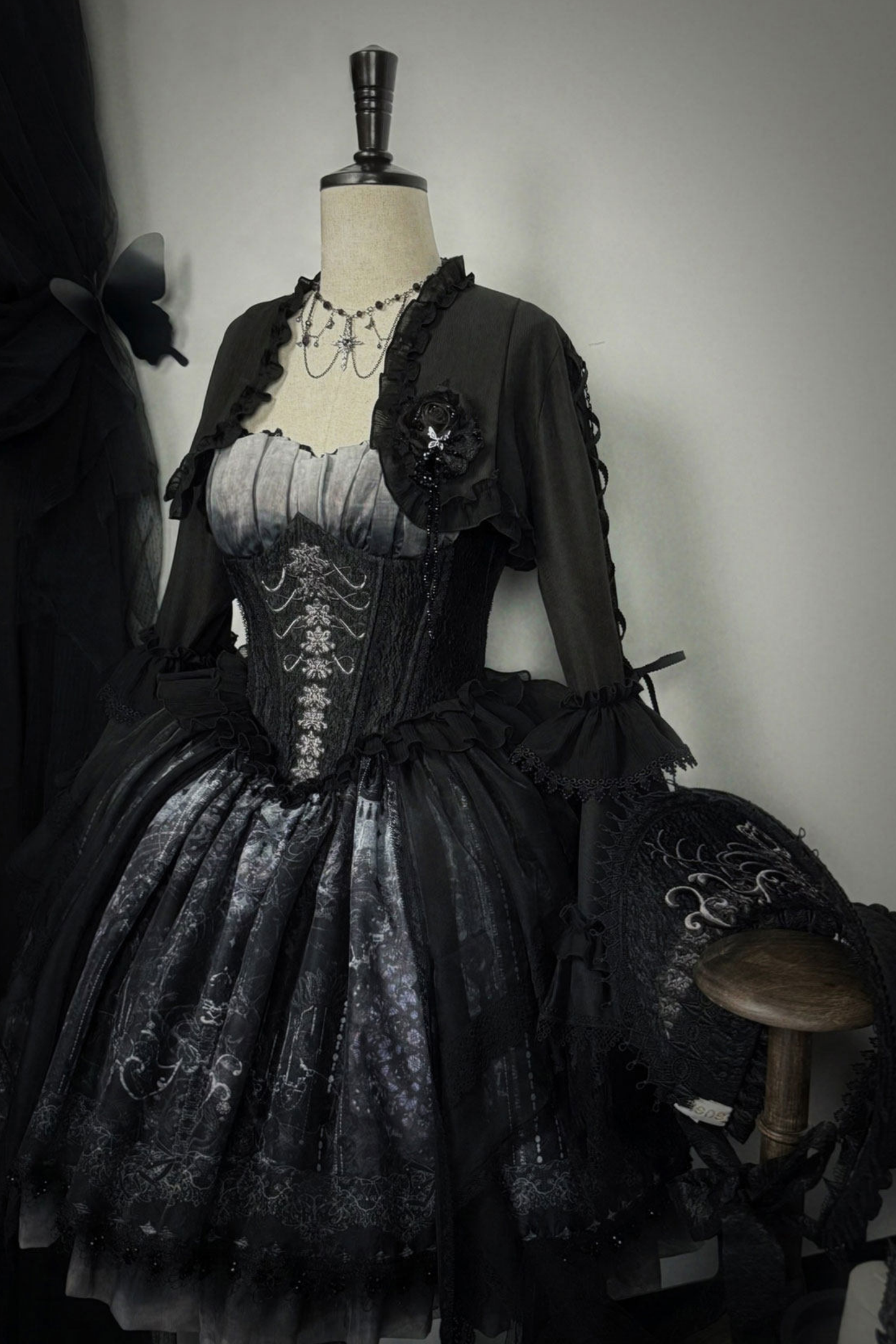 エレガントゴシックロリータジャンパースカート+ジャケット+スカート+シャツ+コルセット+アクセサリー