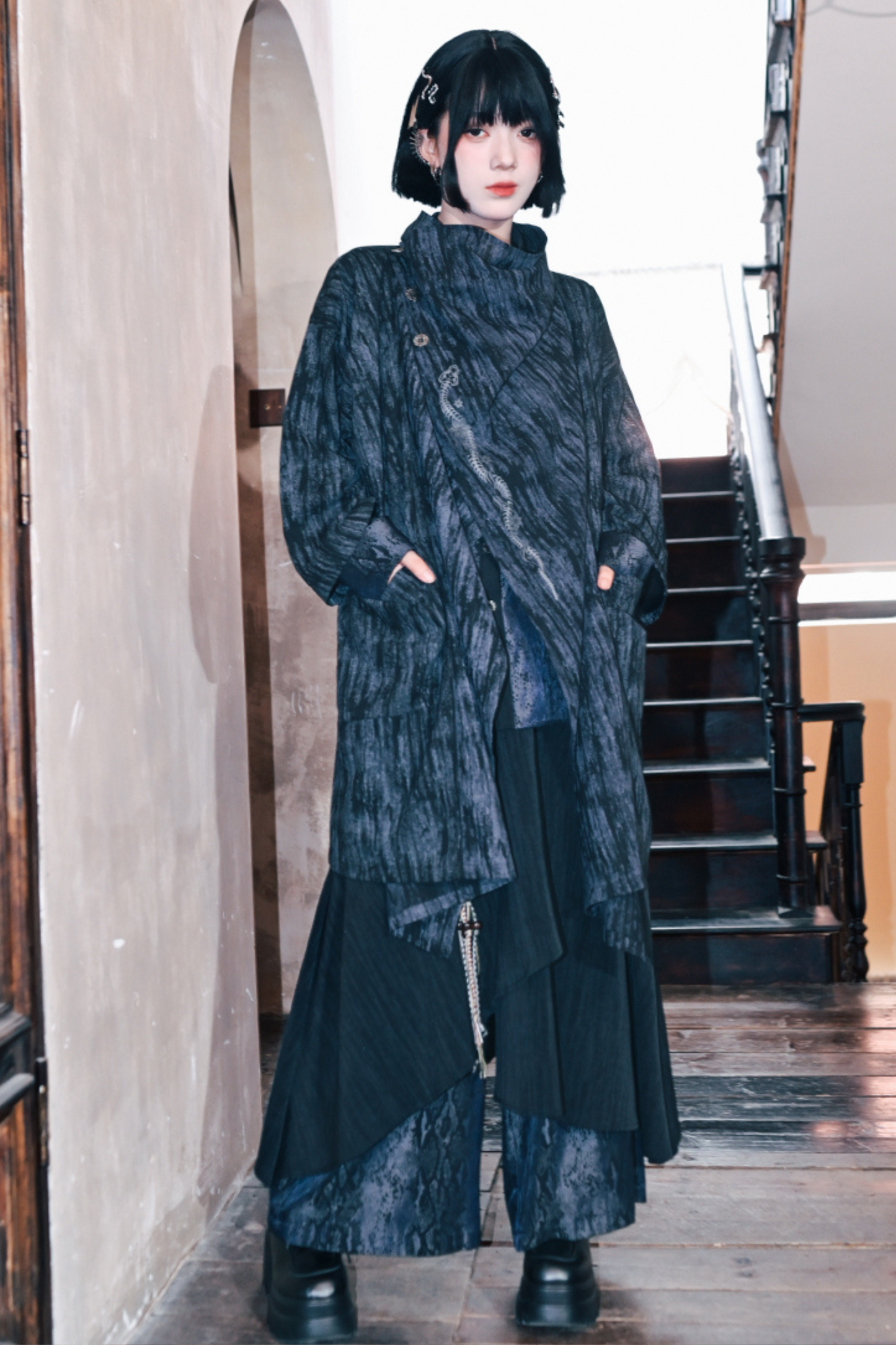 スケールシックケープトップス