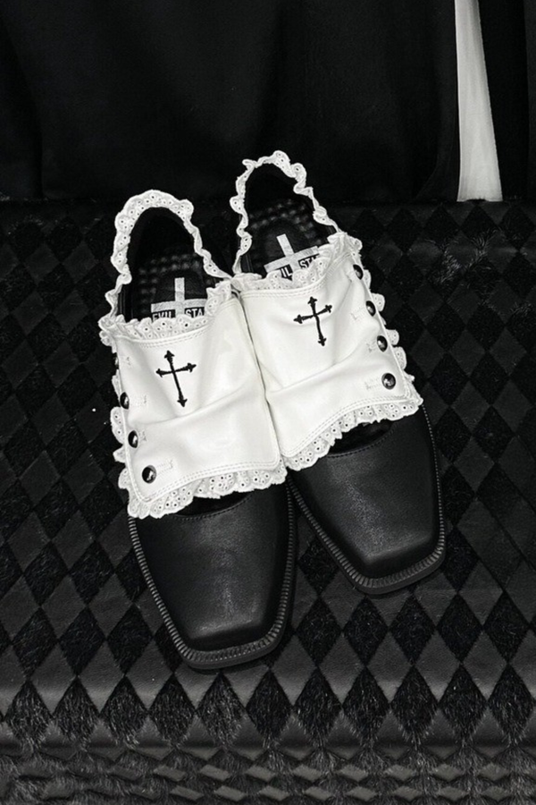[Pre-order Deadline: May 24] Gothic Lolita Lace-Trim Cross Detail Prince Shoes