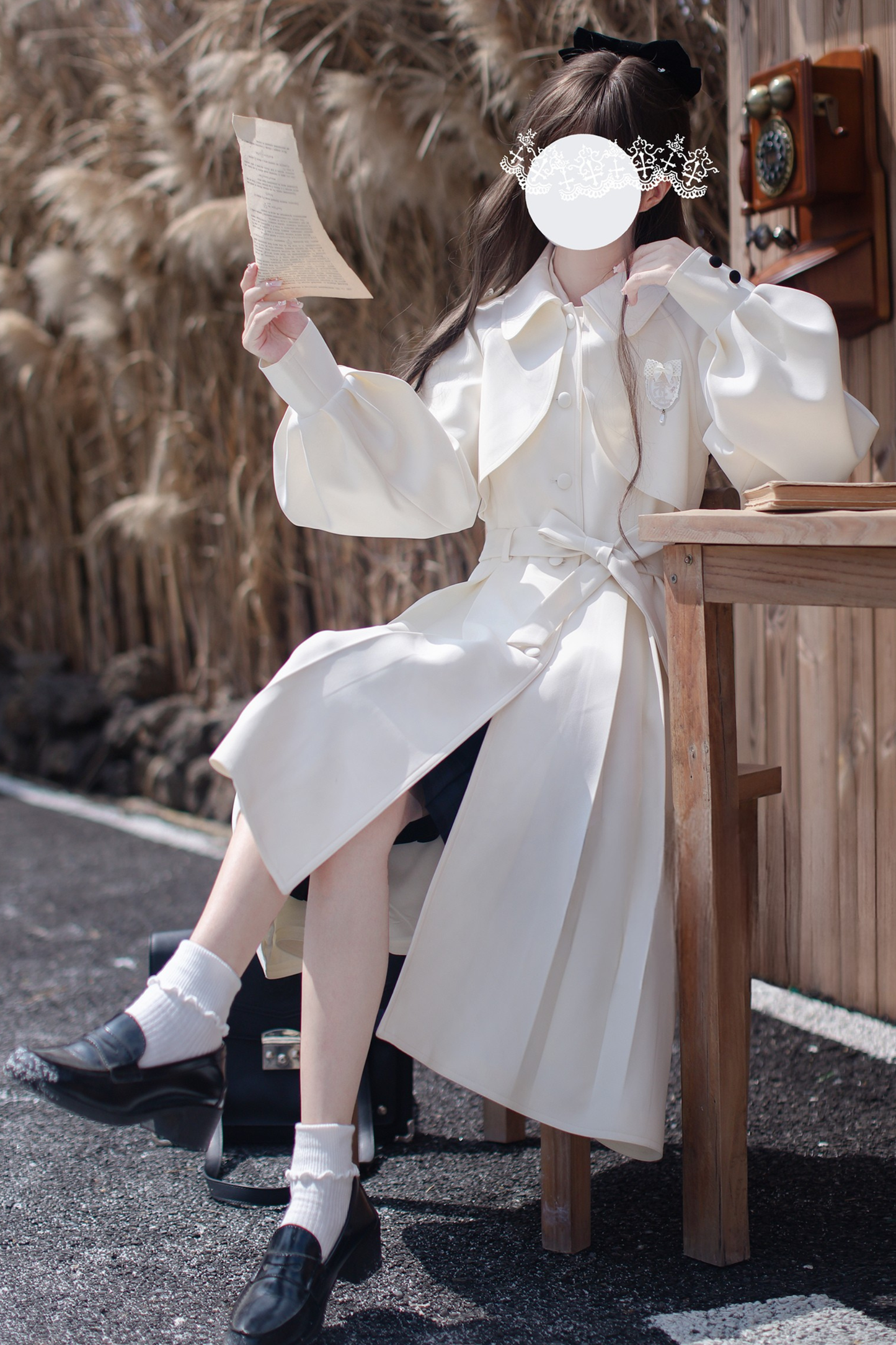 マントトレンチコート+シャツ+バッジ