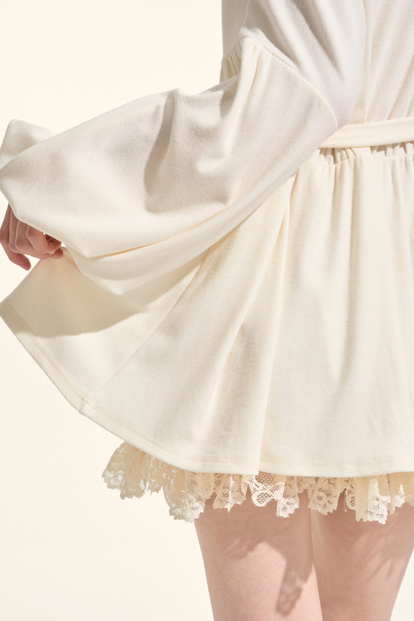 クリーミーバニラランタンスリーブVネックドレス