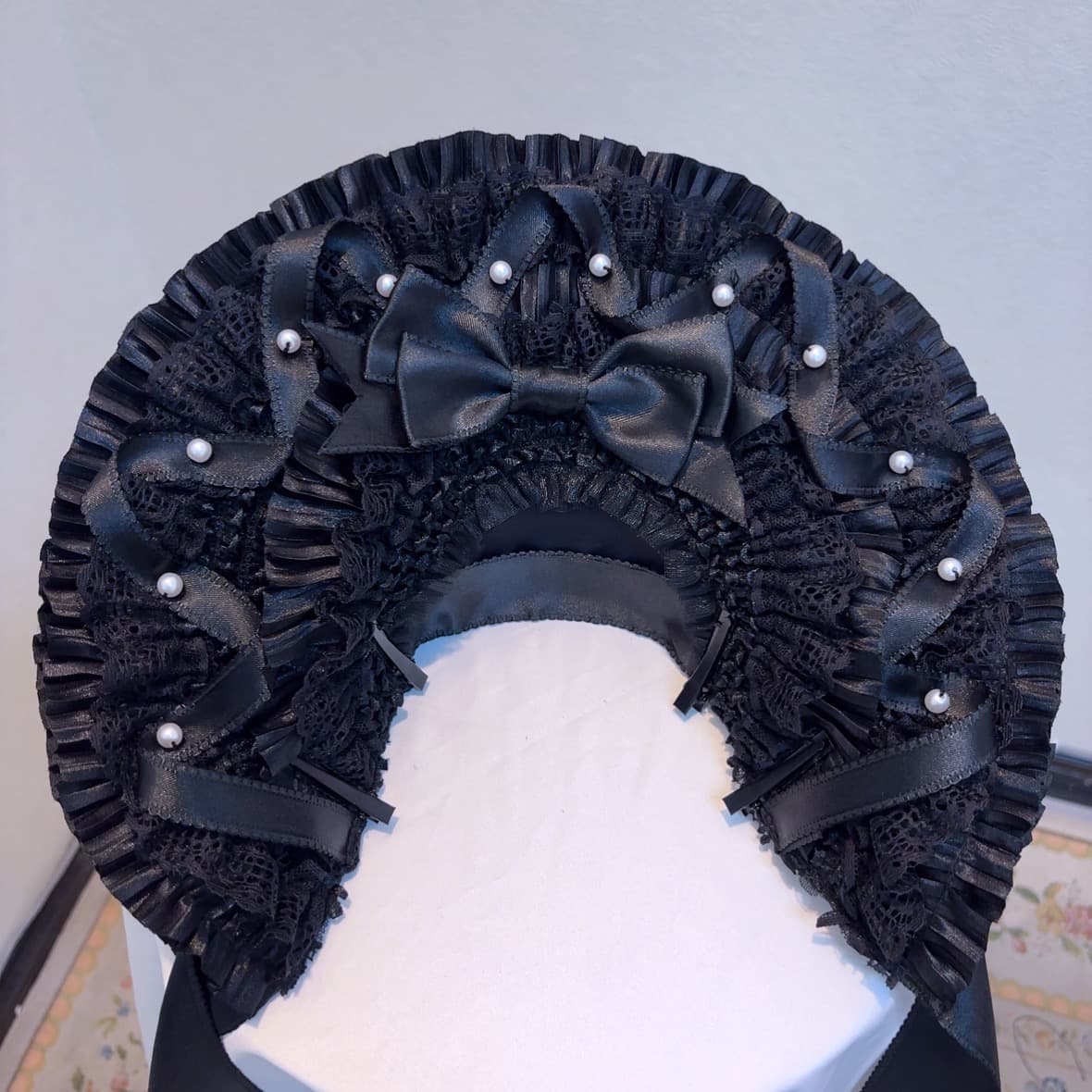 [Deadline for reservations: November 21] Night Cross Dark Elegant Gothic Lolita Pearl Ribbon Bonnet