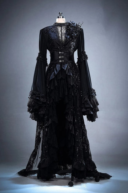 【7月8日予約締切】ホワイト/ブラックヴィクトリアンゴシックレースベルスリーブゴージャスドレス＋コルセット＋トレーン＋フラワー&チェーンアクセサリー