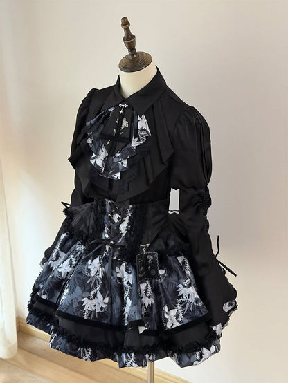 [Précommande jusqu'au 13 mai] Chemise à volants noire à fleurs gothique Bone Iris + jupe corset + accessoires