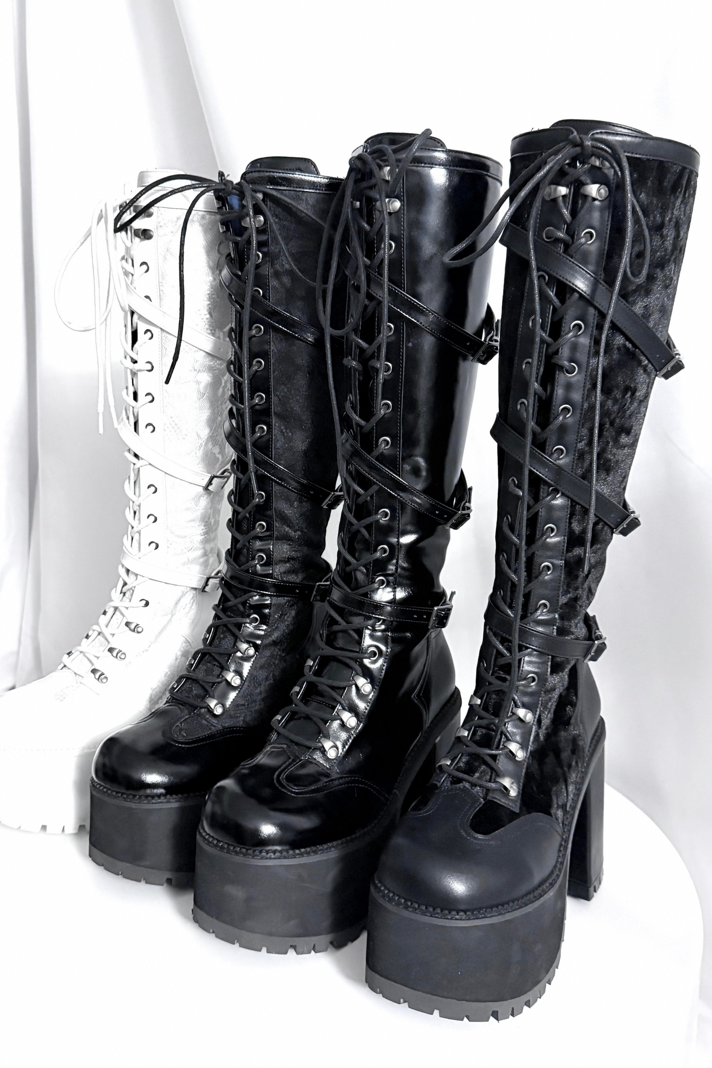 【4月4日予約締切】レースゴシックスエードレースアップブーツ