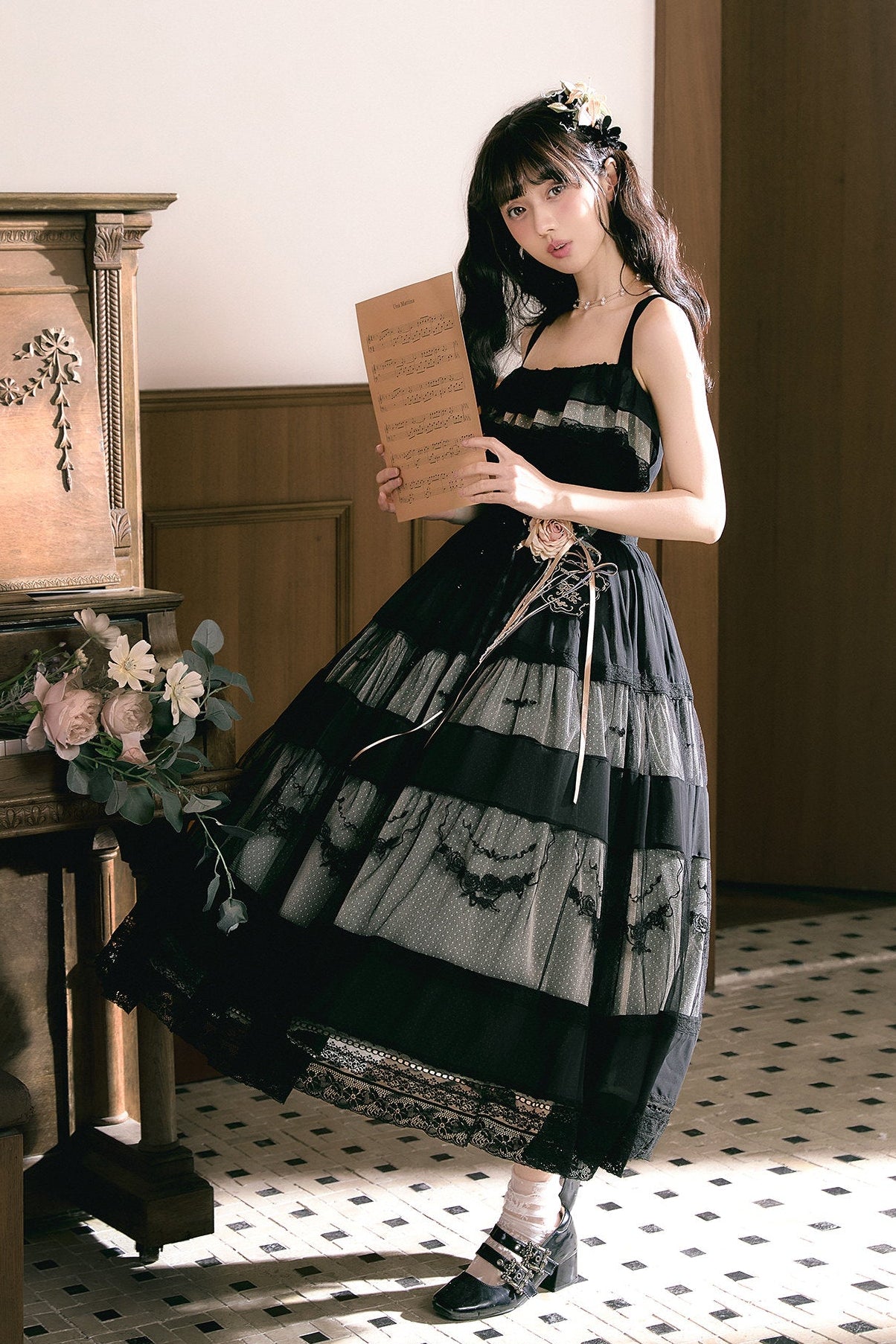 【Cierre de reservas: 22 de junio】Vestido romántico en capas con bordado floral azul/negro