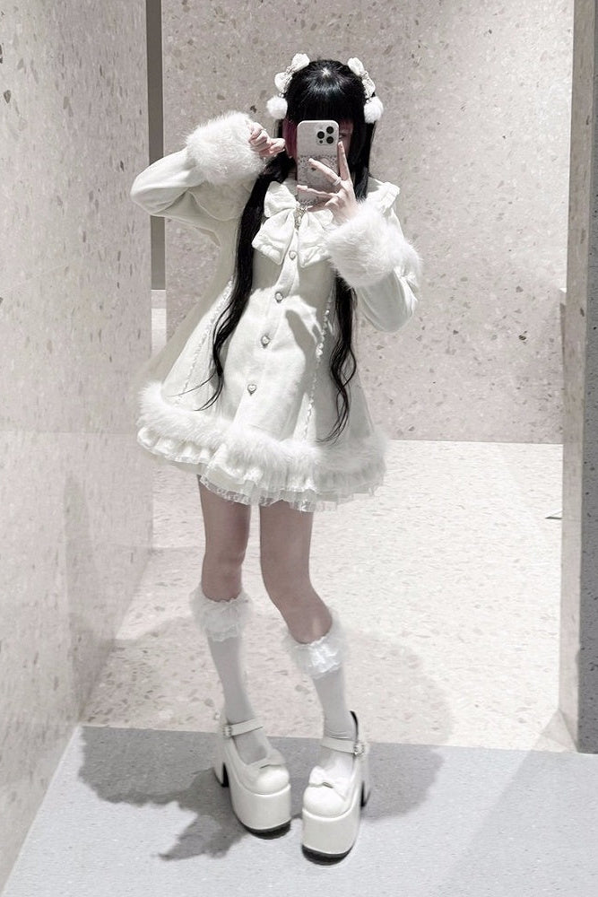 【11月13日予約締切】White Pearl Bow-Tie Fur Coat With Detachable Cape And Fur Cuffs