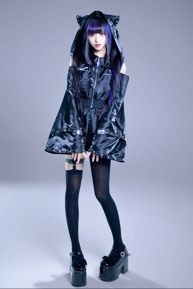 [Vorbestellungsartikel] Glänzende und mattschwarze Gothic-Cyber-Katzenohren-Kapuzenjacke mit freien Schultern und Reißverschluss+kurze Hose mit Beinringen im Set