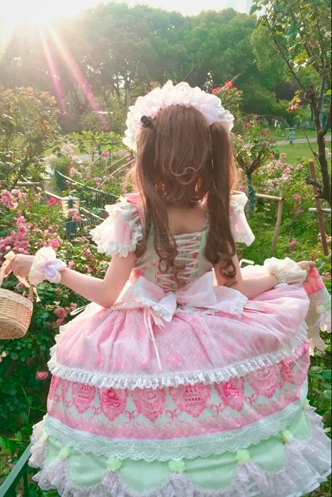 [Reservierungsschluss 26. Juni] Erdbeer-Sweet-Lolita-JKS-Kleid mit Spitze, Flatterärmeln, hochgezogenem Design und Tülllagen