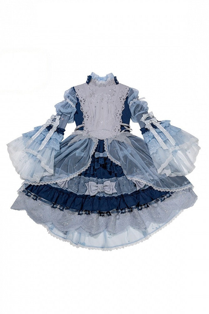 [Vorbestellschluss: 9.23] Klassisches Lolita-Kleid in Hellblau/Dunkelblau mit Himmelsstern-Stickerei, Glockenärmeln, Tülllagen und Schleife