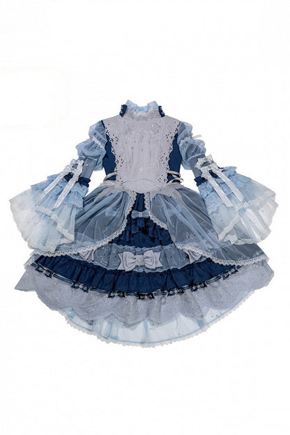 [Vorbestellschluss: 9.23] Klassisches Lolita-Kleid in Hellblau/Dunkelblau mit Himmelsstern-Stickerei, Glockenärmeln, Tülllagen und Schleife
