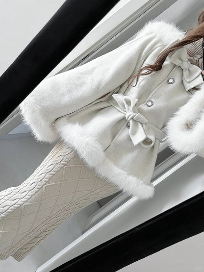 [Deadline for reservations: December 18] Bunny Ear Hoodie Fur Ribbon Cape Coat