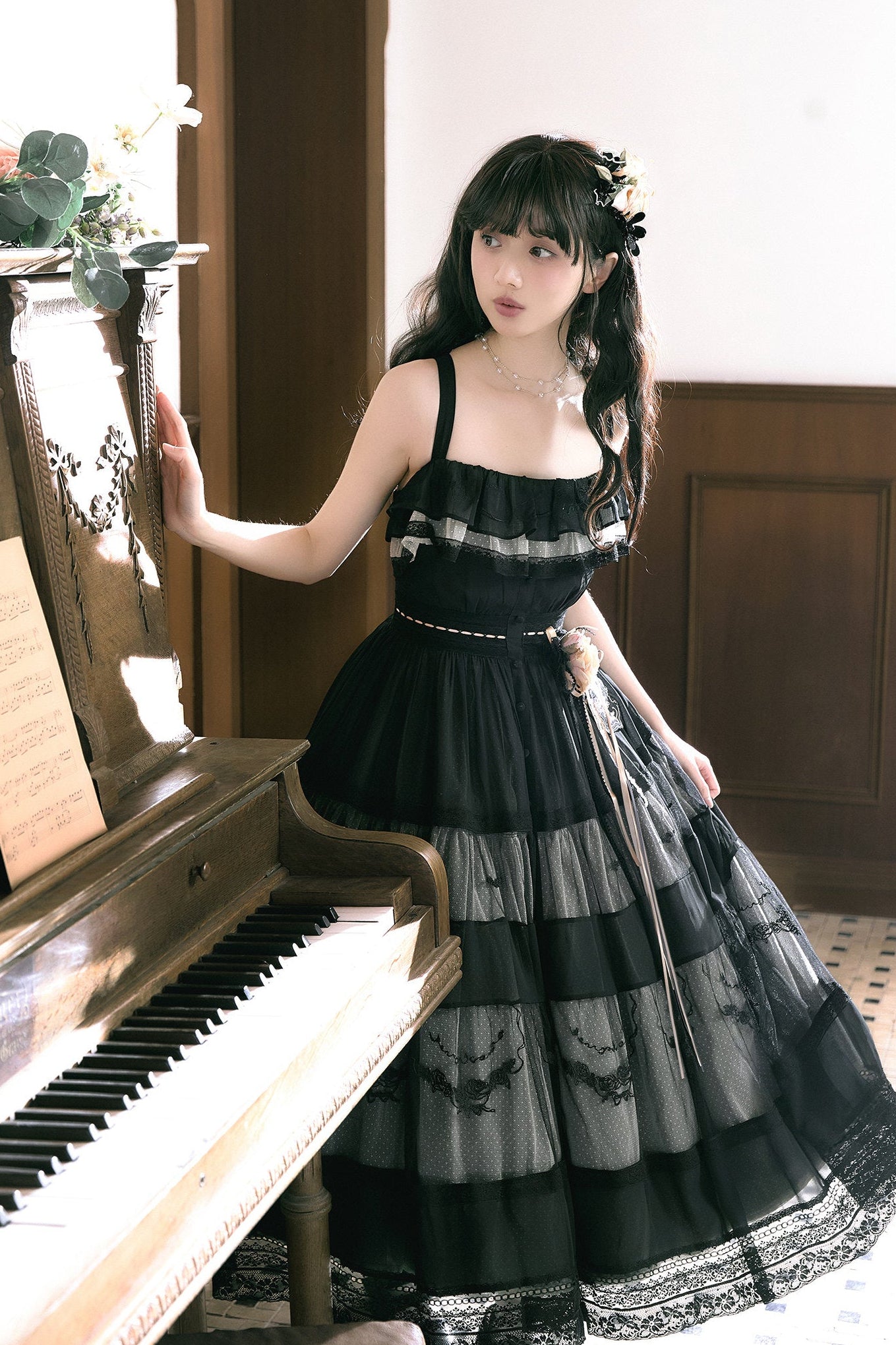 【Cierre de reservas: 22 de junio】Vestido romántico en capas con bordado floral azul/negro