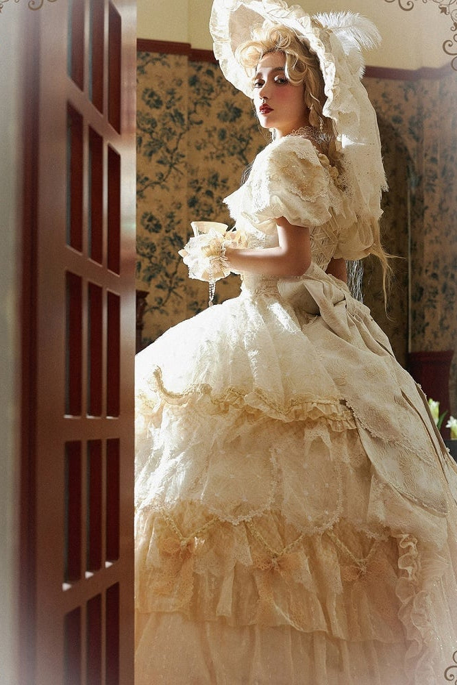 【9月10日予約締切】Red/Platinum Gold Rococo Fantasy Puff Sleeve Ribbon Tiered Princess Lolita Dress Bridal＋Full set[Op Dress + Feather Hat + Choker + Back Ribbon Train + Lace Gloves]