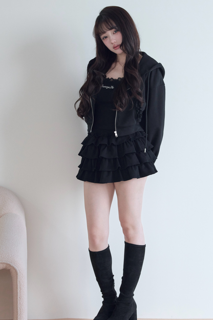 Hooded hoodie + camisole + ruffled skirt