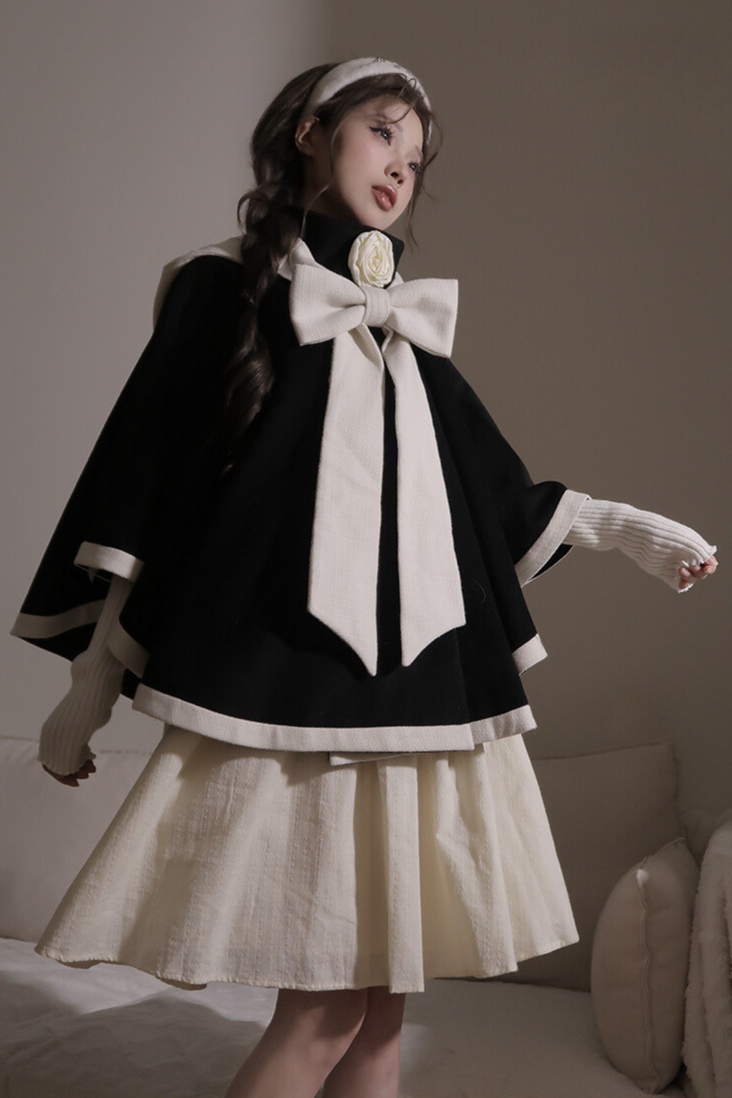 [Reservation deadline on October 18] Rose Elegant Footie Ribbon Cape Coat