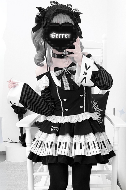 ダークフリルトップス＋ピアノスカート＋キャットスリーブ