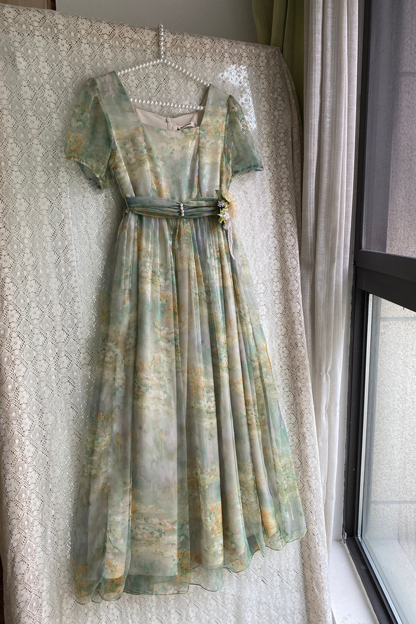 マーブルアートハイウエストマークロリータドレス