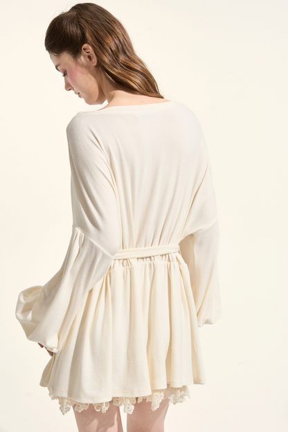 クリーミーバニラランタンスリーブVネックドレス