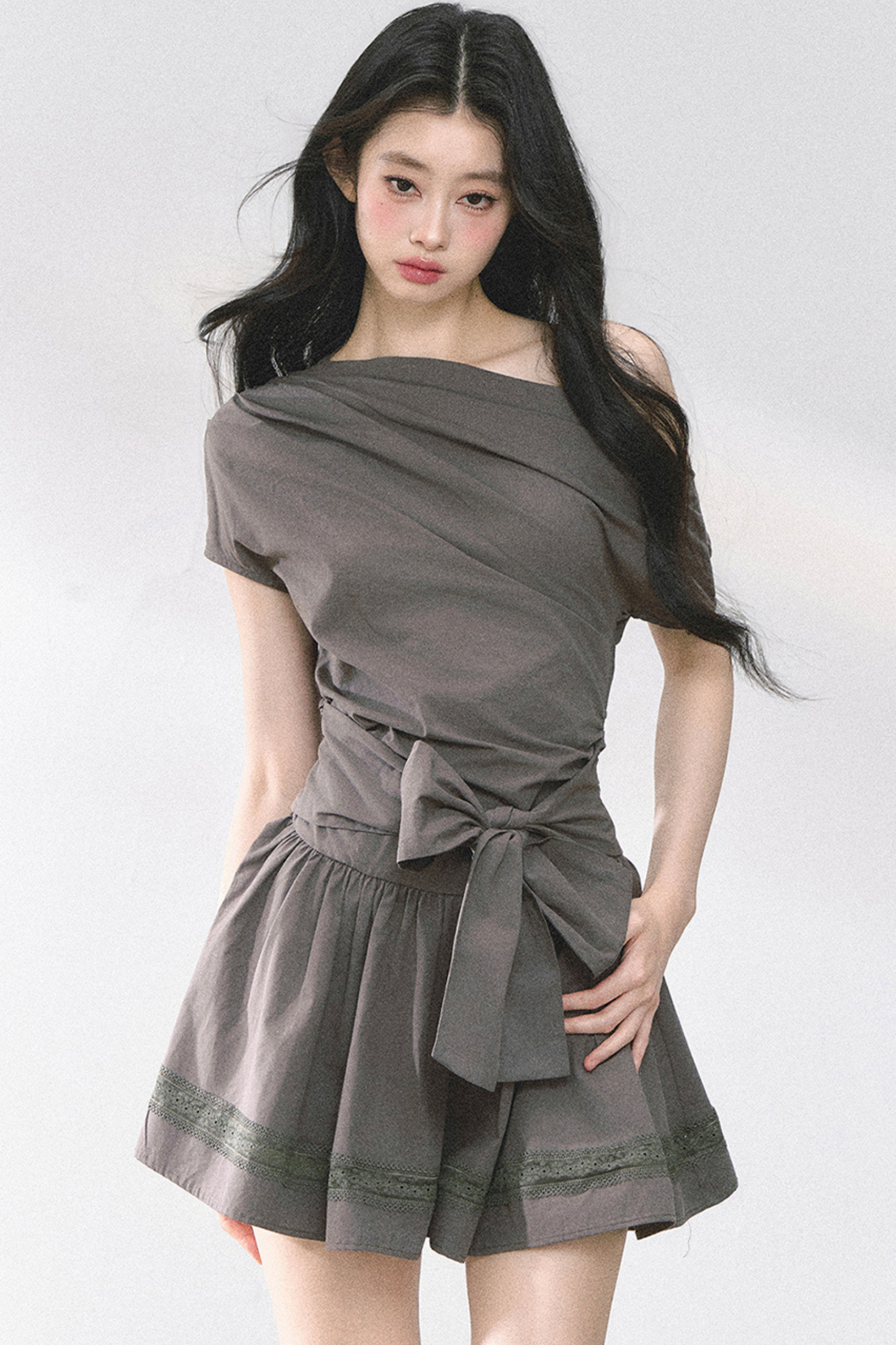 ウエストスリムパフィーオフショルダードレス