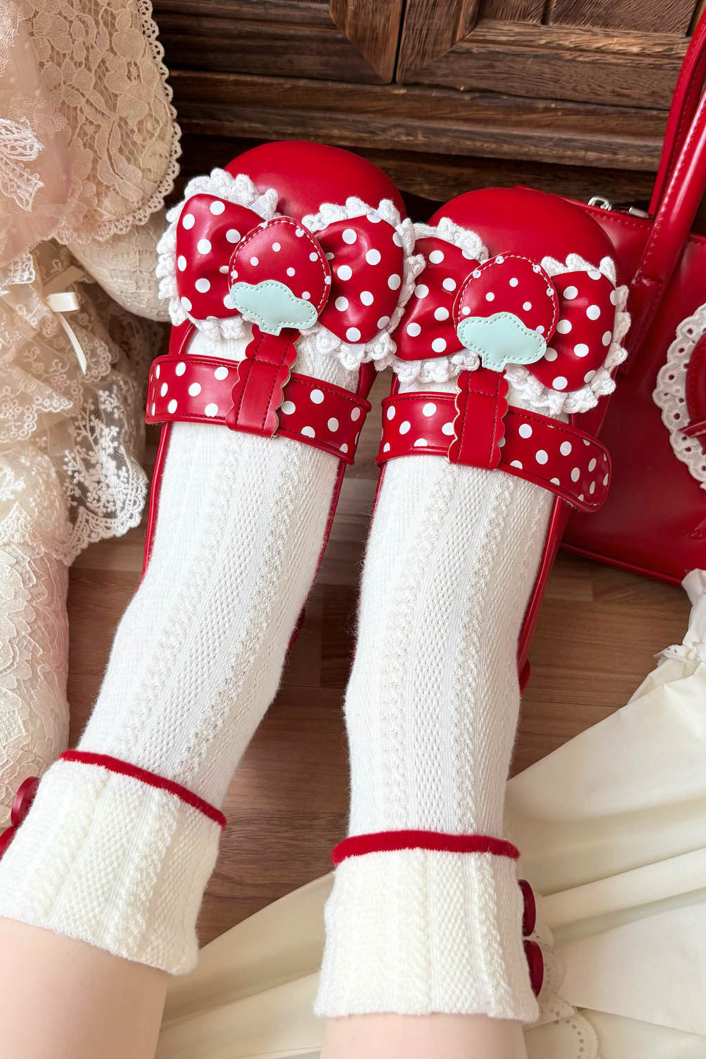 ストロベリーポルカドットフラットシューズ