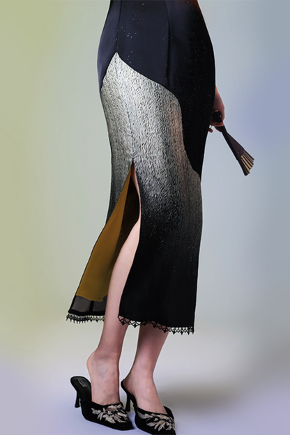 ダークサテンムーンチャイナタイトドレス