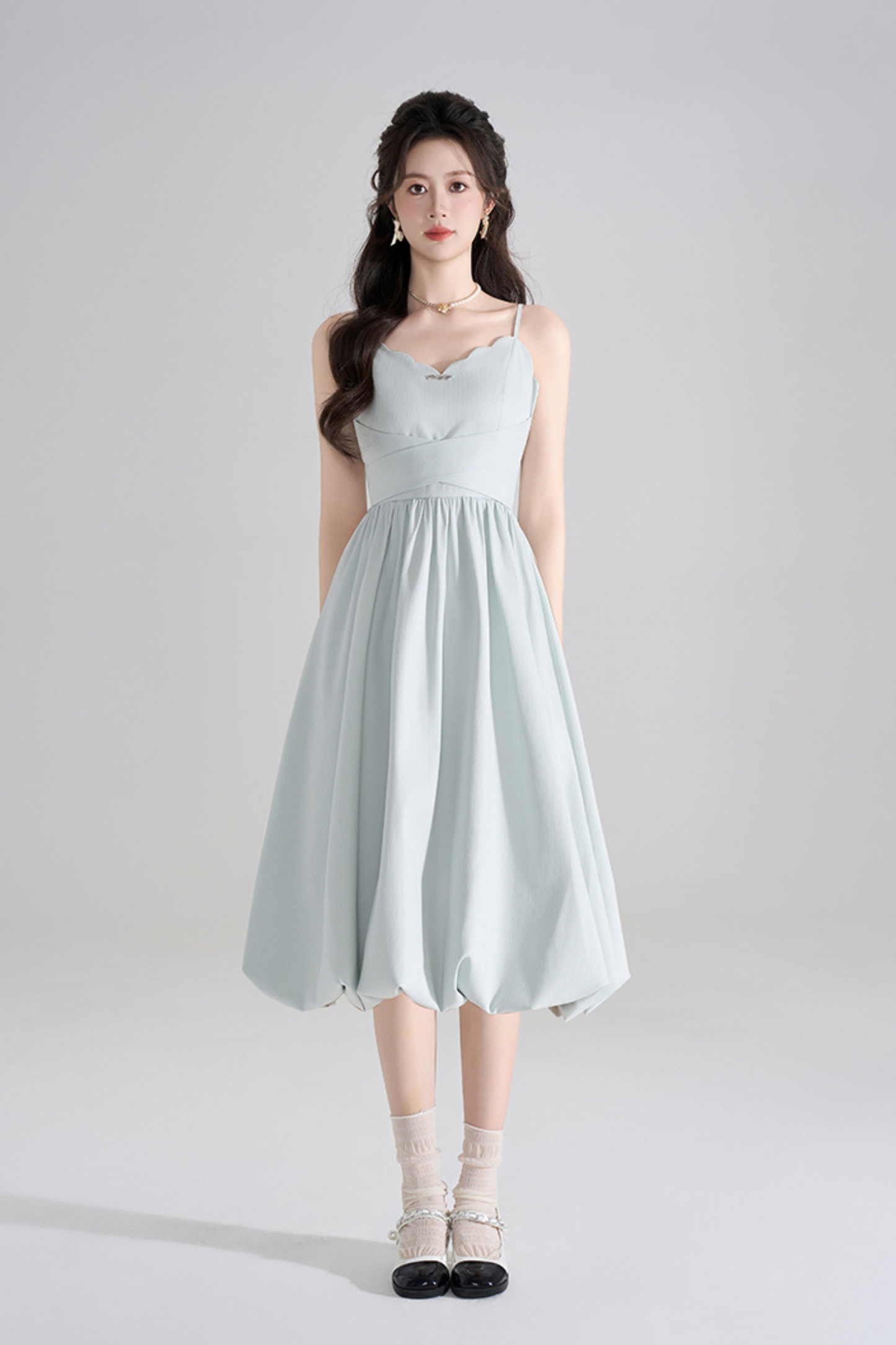 Robe dos nu bleu doux + cardigan transparent