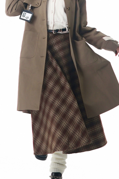 メープルトレンチコート+フードトップス+チェックスカート+シャツドレス