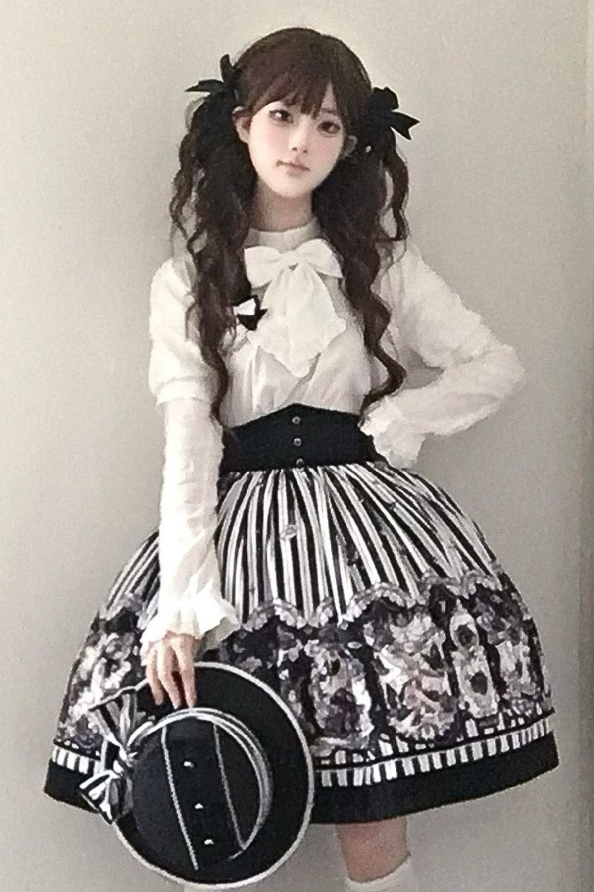 【10月3日予約締切】Black/White Elegant Gothic Lace Puff Sleeve Shirt with Detachable Sleeves and Bow Tie