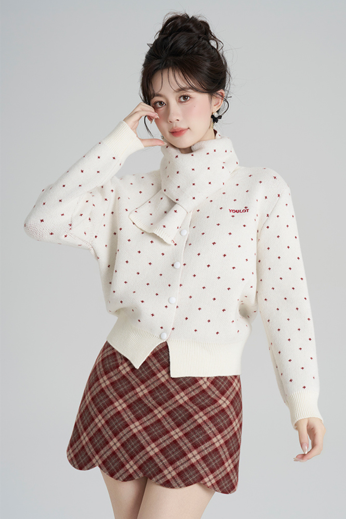 フレンチスタイルドットマフラー付きンカーディガン