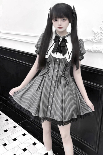 Dark Kawaii Schnür-Streifenkleid