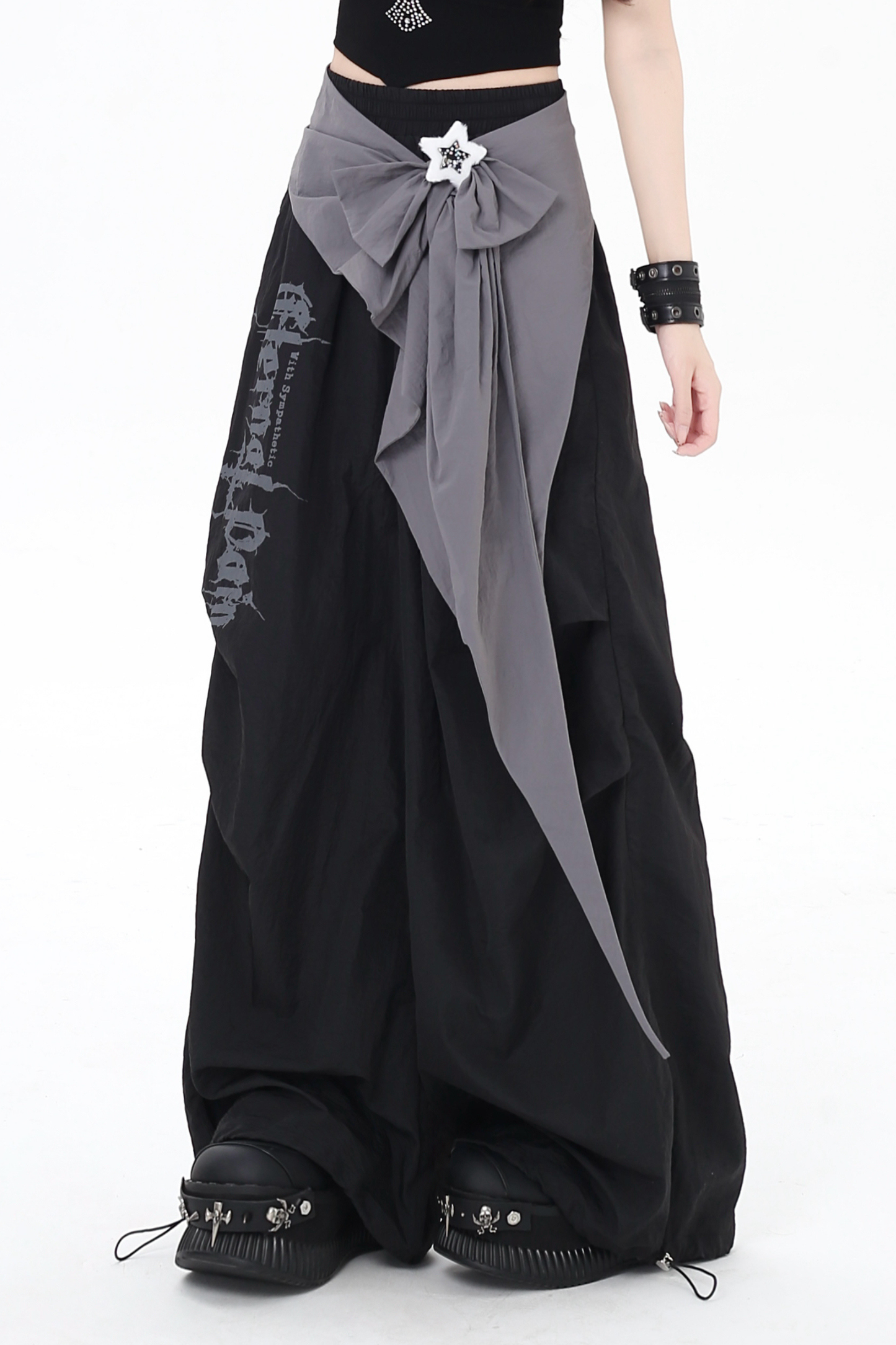 ストリートルーズパンツ