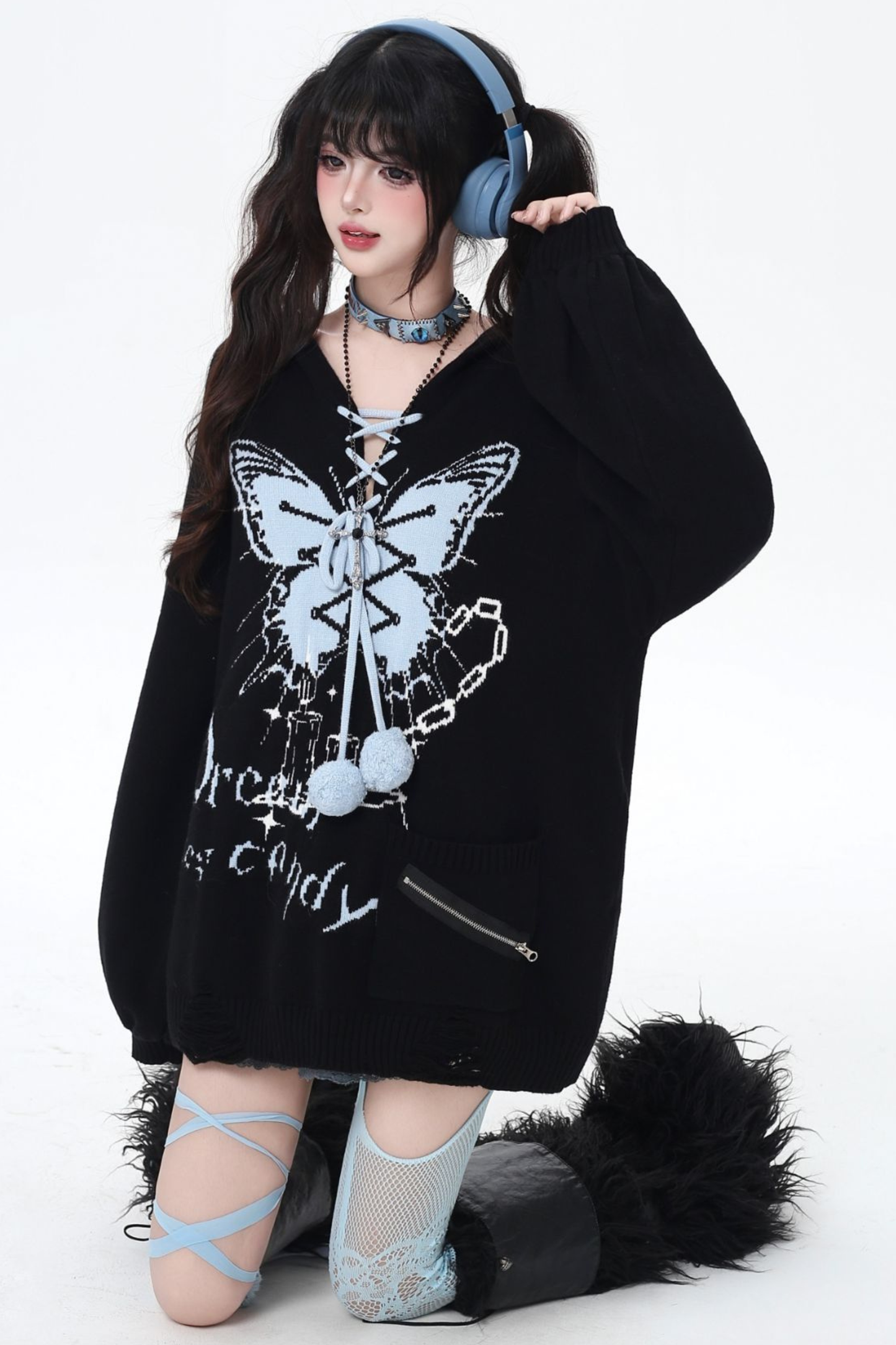 バタフライシャックル Vネックニット