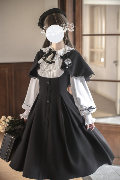 エレガントクラドレス+ケープ+ベレー帽+バッジ