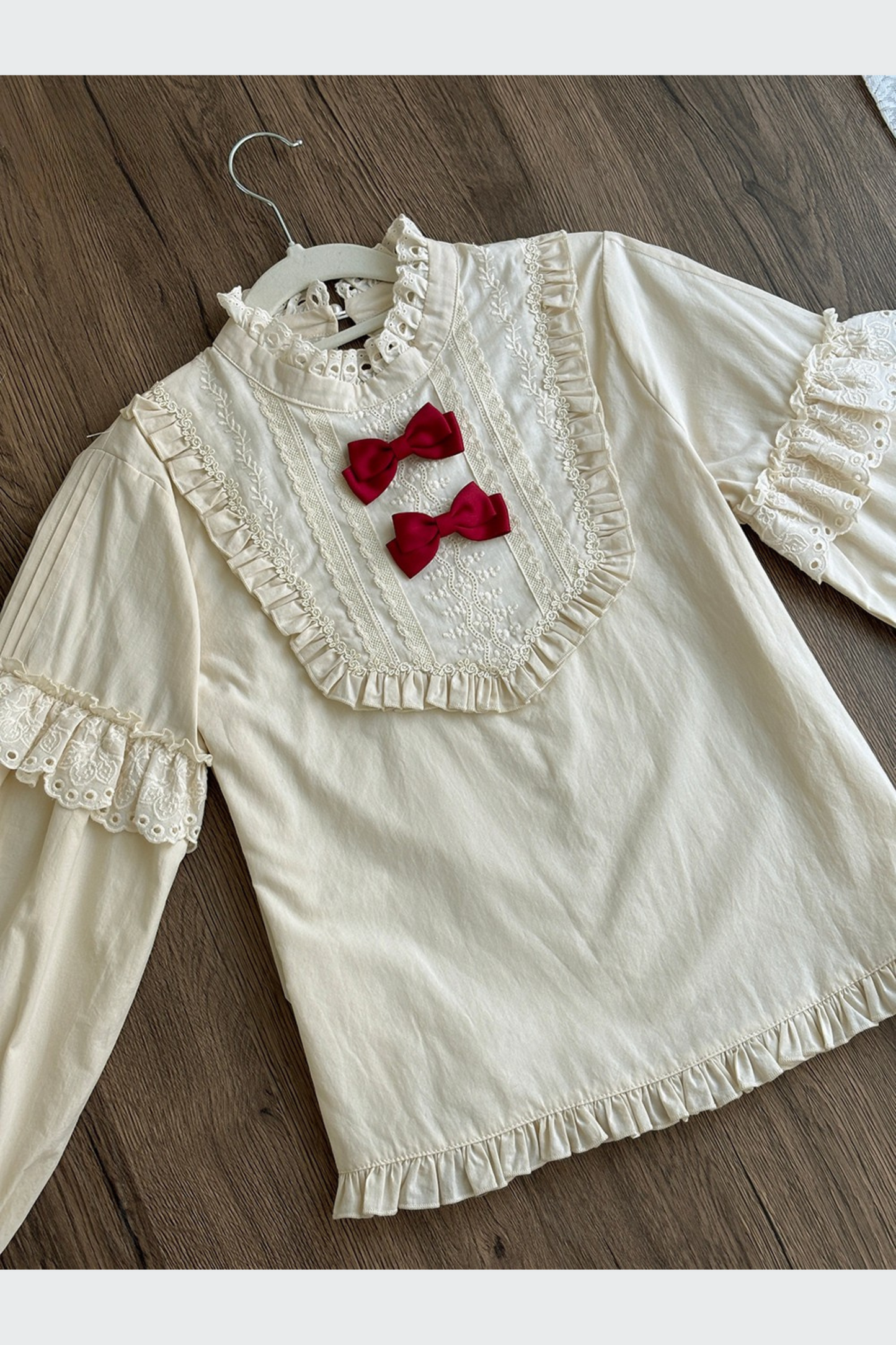 [Pre-order Deadline: January 31] Forest Berry Rabbit Series Lace Stand Collar Ribbon Shirt