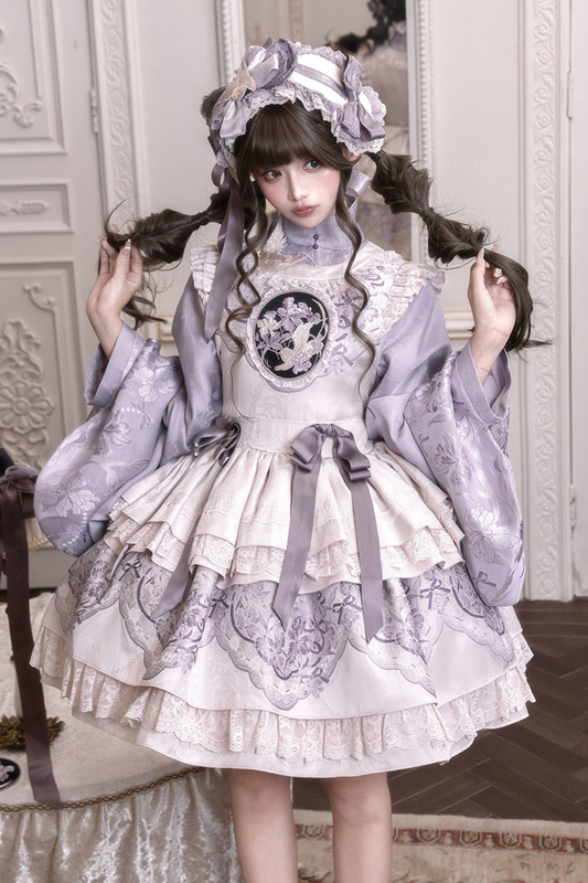 チャイナスタンドカラージャケット+サスペンダードレス+ヘアバンド