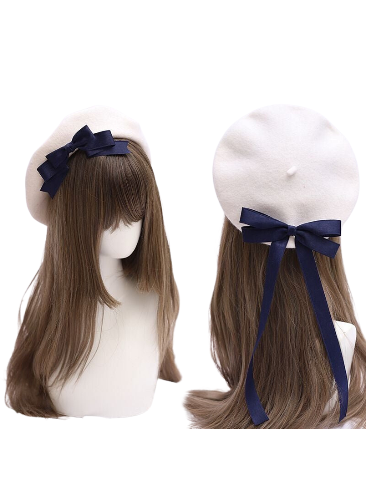 Sweet beret with ribbon