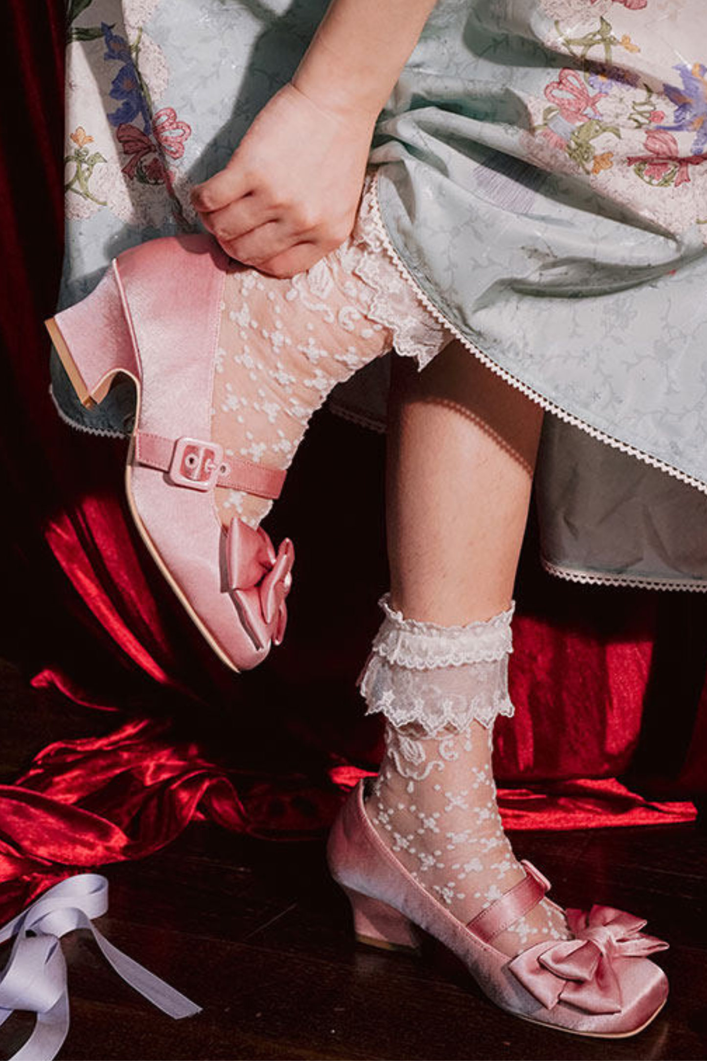 レースアップリボンサテンスクエアトゥシューズ