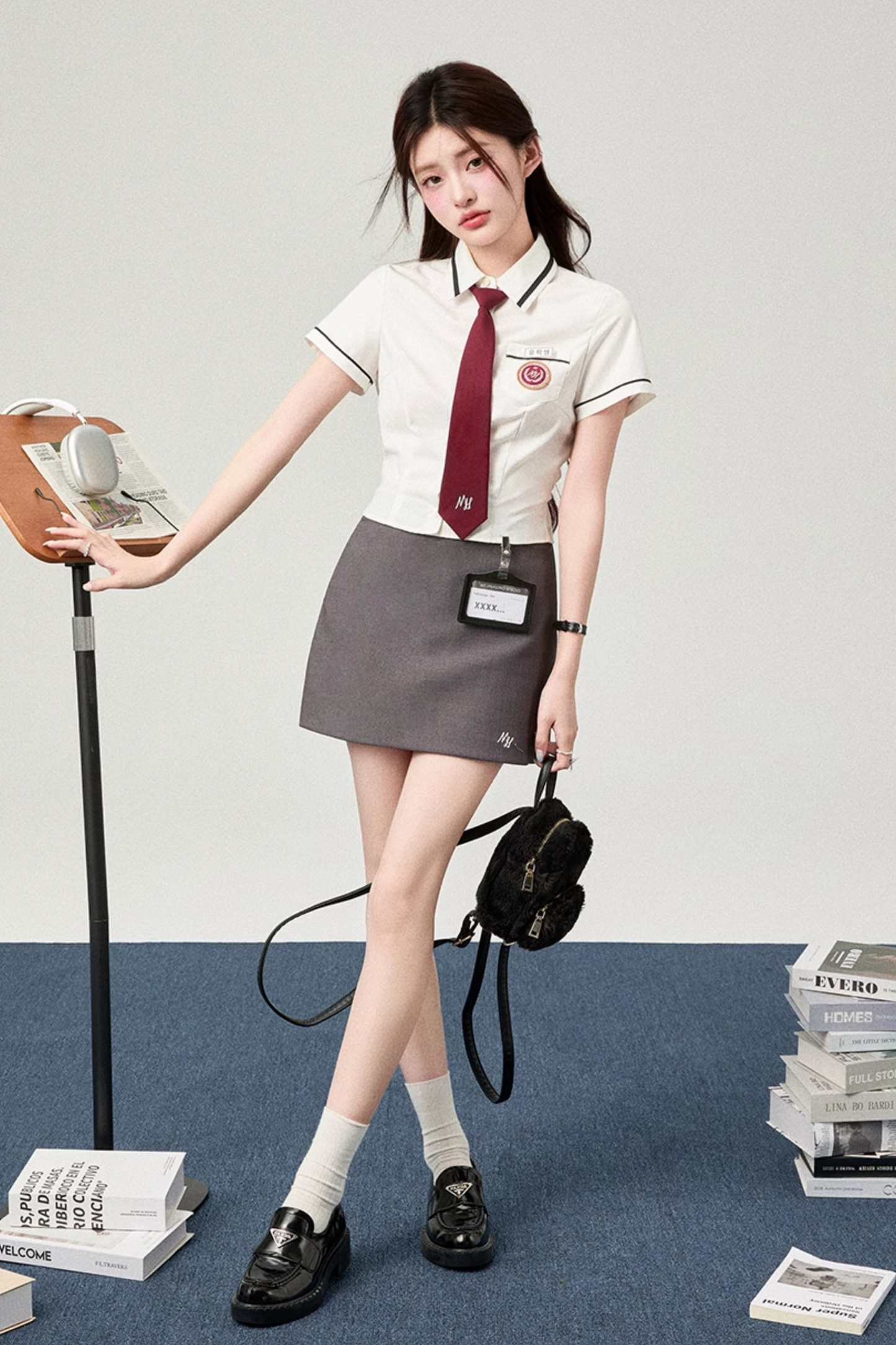 JKカレッジシャツ＋タイトスカート＋ネクタイ
