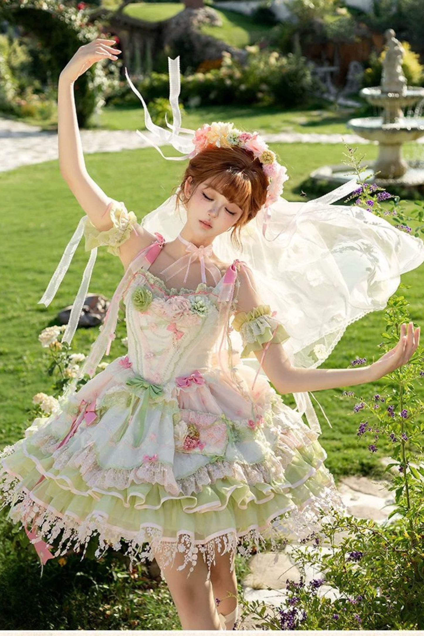 [Clôture des réservations le 10/8] Robe lolita corset à volants en dentelle florale rose x vert doux + ensemble complet (coiffe couronne florale avec voile + manches amovibles)