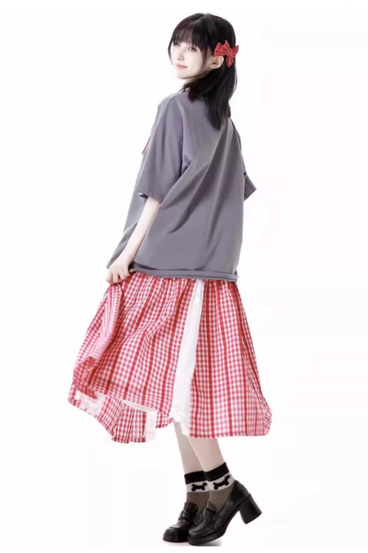 Graffiti T-shirt + Big Swing Check Skirt