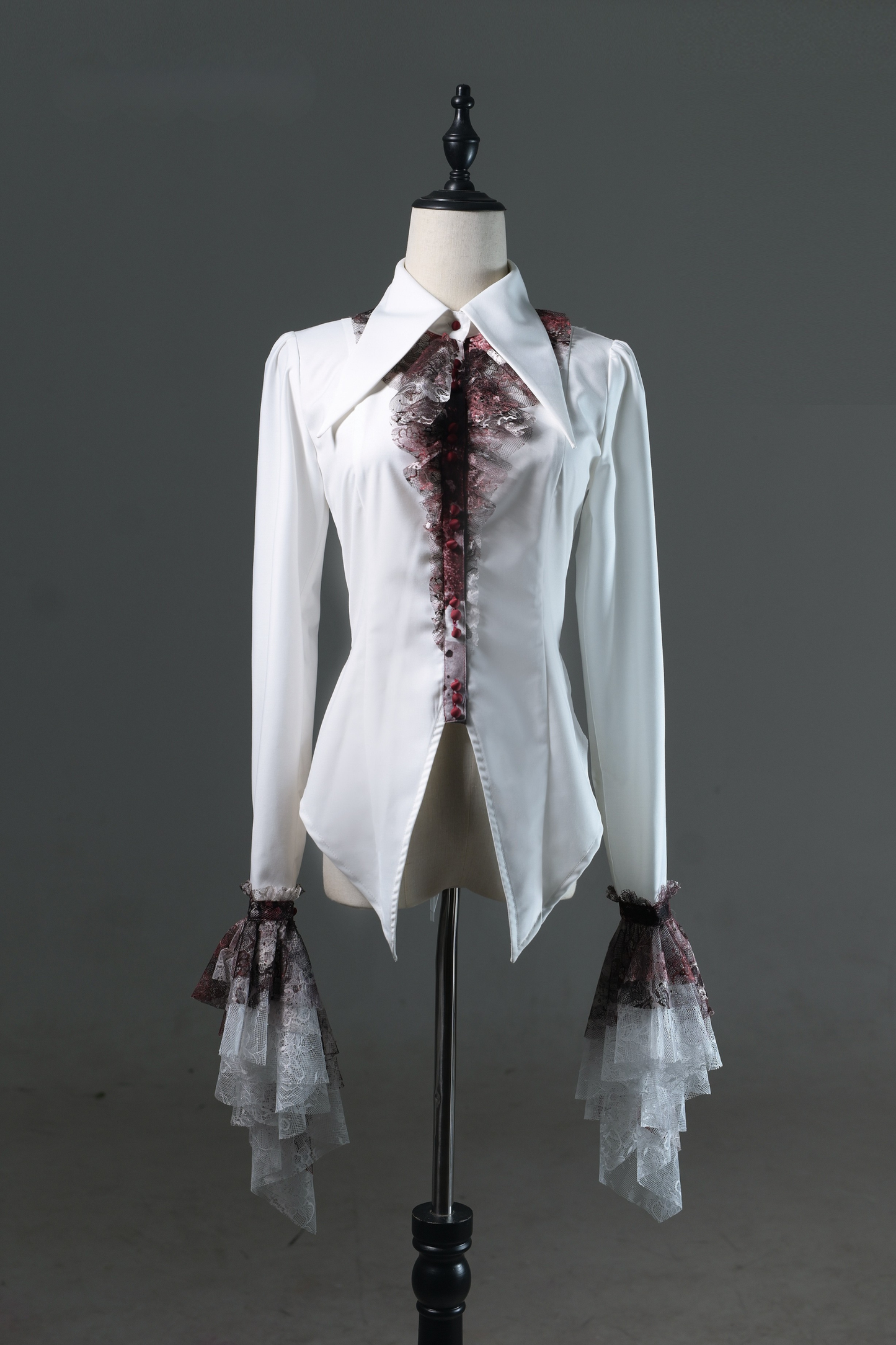 【12月10日予約締切】Bloodstainedピュアホワイトレースポインテッドカラーシャツ